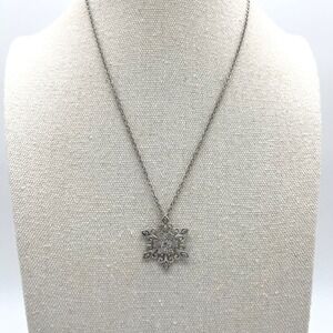 OTC Snowflake Pendant Necklace Sterling‎ Silver Holiday Winter Jewelry